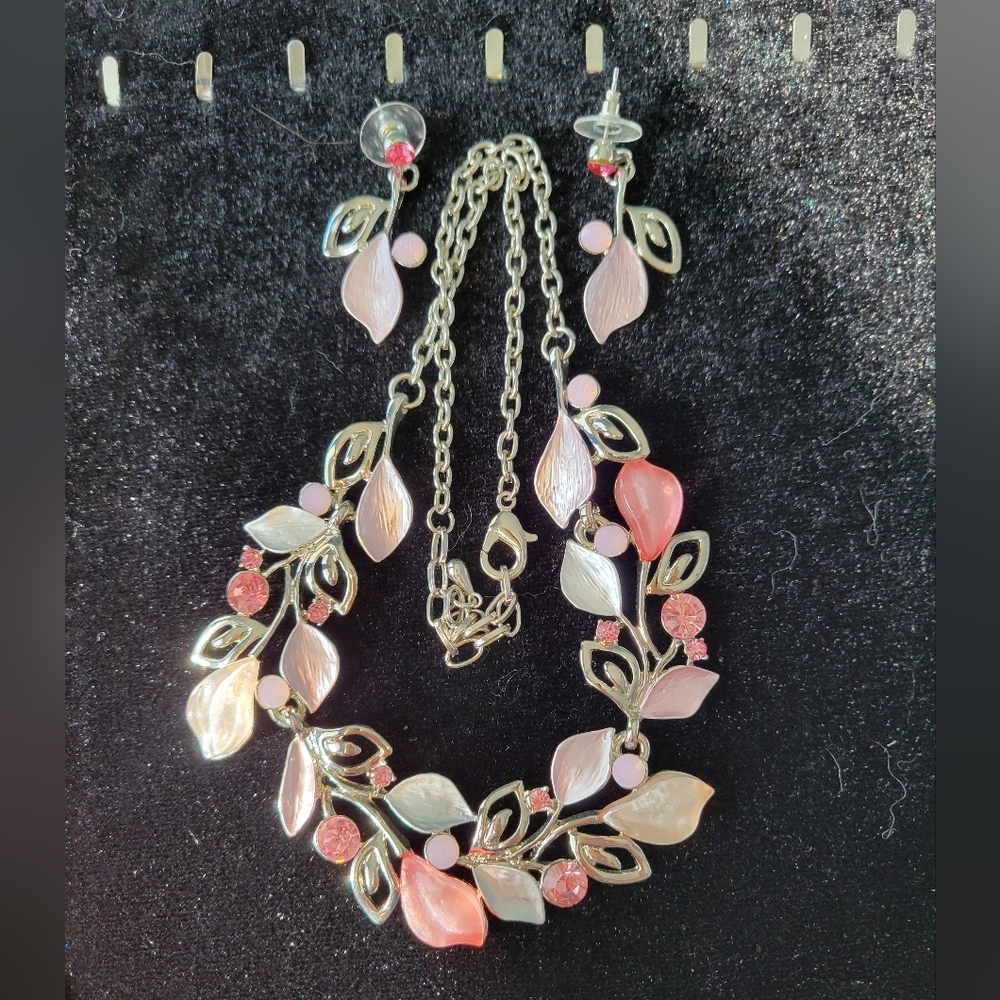 Talbots necklace and earring set
